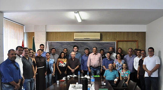 Objetivo do encontro foi o anúncio da destinação de R$ 1 milhão para a Santa Casa de Adamantina e R$ 700 mil para a Santa Casa de Lucélia e o mesmo valor para Flórida Paulista. Os recursos serão usados para fortalecer a saúde dos municípios (Foto: Da Assessoria).