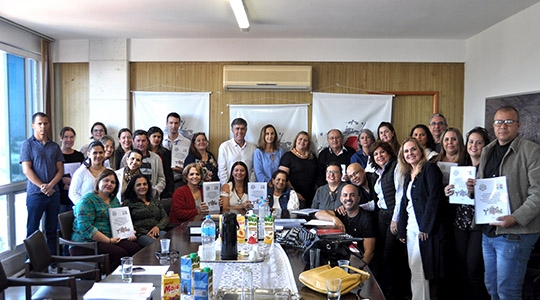 Secretaria de Assistência Social e o Conselho Municipal da Criança e do Adolescente (CMDCA) realizaram a entrega do Plano Municipal de Promoção, Proteção e Defesa do Direito de Crianças e Adolescentes à Convivência Familiar e Comunitária (Da Assessoria).