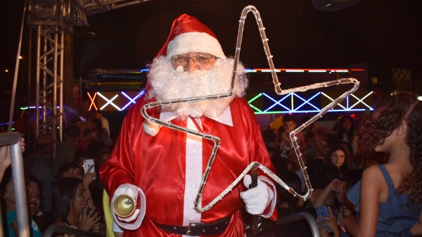 Chegada do Papai Noel a Adamantina (Divulgação/PMA).
