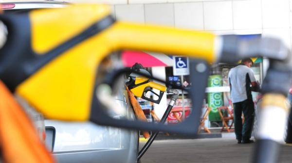 Pesquisar preços pode garantir economia na hora de abastecer em Adamantina (Foto: Tony Winston/Agência Brasília).