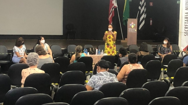 Fundo Social de Solidariedade e Secretaria de Assistência Social viabilizam oportunidade de emprego para costureiras que atuam no municÃpio (Da Assessoria).