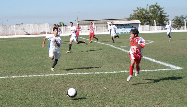 Adamantina participará do Regional de Futebol, categorias menores, em Junqueirópolis (Foto: Divulgação).