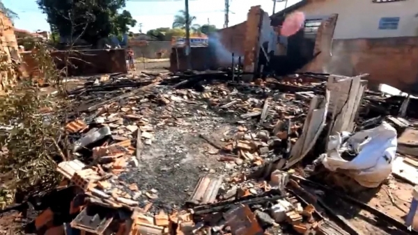 Imóvel onde ocorreu o incêndio que fez uma vítima fatal (Imagem: Garça em Foco).