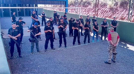 Treinamento aos policiais civis do GOE destacou o emprego de espingardas calibre 12 (Fotos: Cedidas/Polícia Civil).
