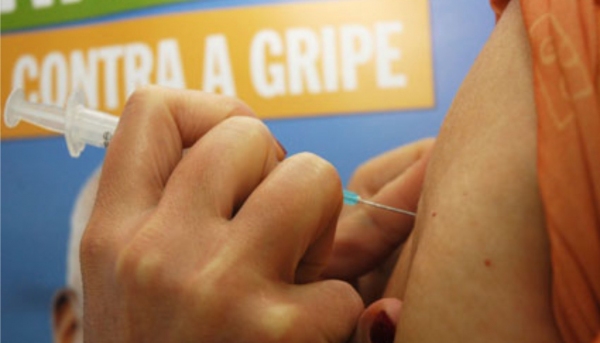 Campanha busca imunizar grupos de risco contra a gripe (Imagem: Divulgação).