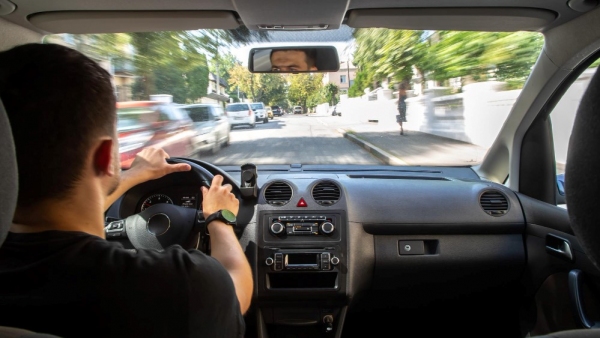 Frota do estado de São Paulo é de cerca de 27 milhões de veículos (Imagem: PvProductions/Freepik).