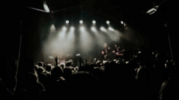 Curso de produção cultural tem inscrições abertas em Adamantina (Imagem: Hannah Busing/Unsplash).