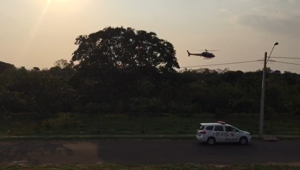 Equipes em solo e helicóptero Águia fazem buscas em Adamantina, na região do Residencial Aliança (Cedida).