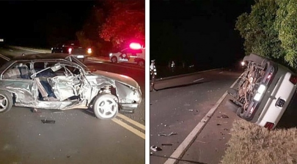 Os dois carros envolvidos no acidente na SP-294, em Iacri (Reprodução/Bastos Já).