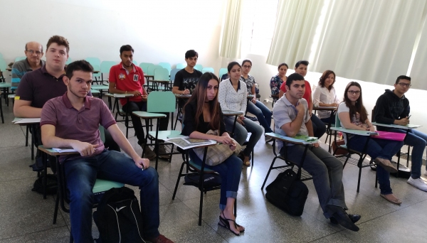 Treinamento é aplicado aos 15 recenseadores contratados pelo IBGE, para atuarem na região de Adamantina (Foto: Cedida/IBGE).