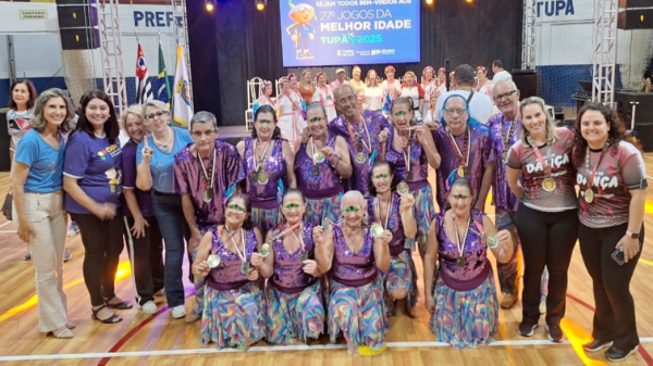 Primeira medalha de ouro de Adamantina no JOMI de Tupa (Reproducao/Jornal da Terceira Idade).