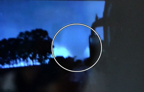 Imagem divulgada pelo Jornal Regional | Portal Regional, de Dracena, revela suposto tornado. A fotografia foi feita em Brasilândia (MS), na outra margem do Rio Paraná.