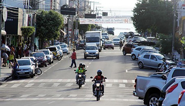 Comércio de Dracena faz pressão e prefeito volta atrás, cancelando alvará da Feirinha do Brás (Foto: Arquivo/Jornal Regional).