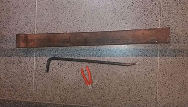 Materiais utilizados pelos bandidos, apreendidos pela PolÃcia Civil (Foto: Cedida/PolÃcia Civil).