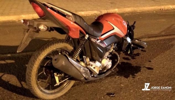 Motociclista morre após choque entre sua moto e um carro, em Dracena (Fotos: Site Jorge Zanoni).