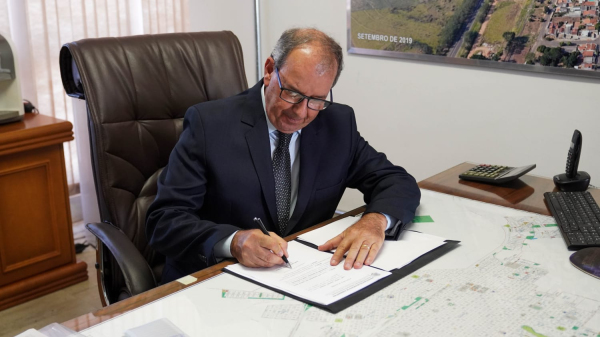 Jose Tiveron no gabinete do prefeito, no quinto andar do paco municipal (Cedida).