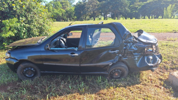 Fiat Siena envolvido no acidente (Cedida/PM Rodoviaria).