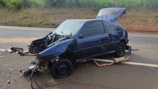 VW Gol era conduzido pela mulher, que morreu apos o acidente (Cedida/PM Rodoviaria).