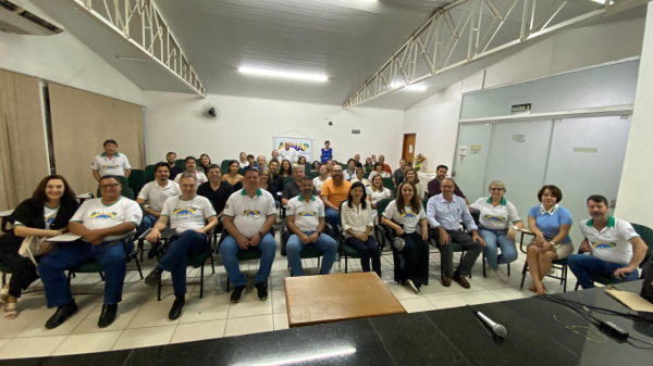 Encontro da ADNAP com a deputada Adriana Ventura na sede da ACE em Adamantina (Cedida).