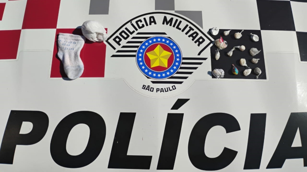 Droga e dinheiro apreendidos ontem, 6 (Cedida/PM).