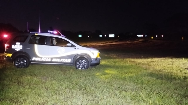 Equipe da Policia Militar Rodoviaria no atendimento ao acidente (Cedida/PM Rodoviaria).