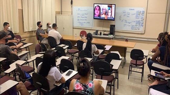 Transmissão também foi acompanhada nas salas de aula (Cedida).