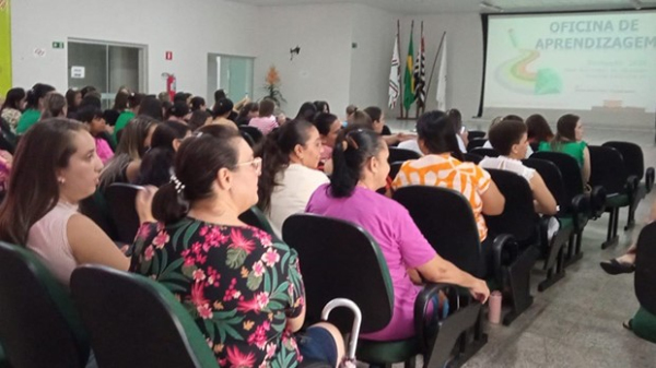 Foram realizadas palestras para a forma??o continuada de docentes sob a perspectiva da educa??o antirracista (Divulga??o).