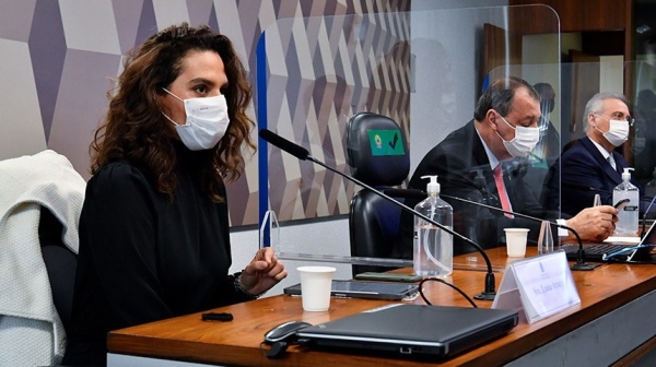 A médica Luana Araújo, o presidente da CPI, Omar Aziz, e o relator, Renan Calheiros (Foto: Waldemir Barreto/Agência Senado).