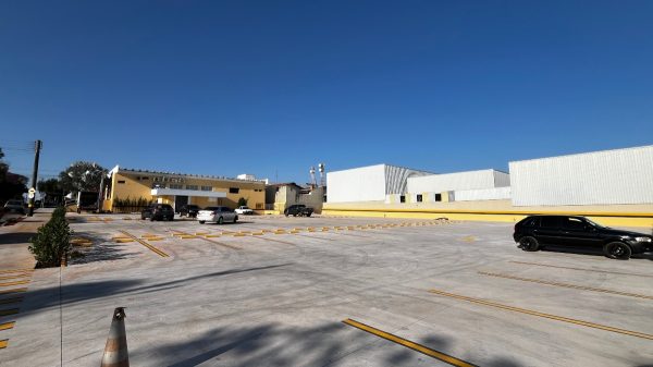 Com 80 vagas, novo estacionamento do Super Sete em fase final de obras (Siga Mais).