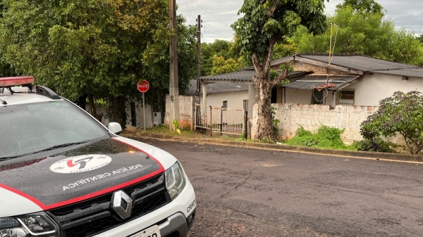 Polícia Científica: agentes realizaram perícia no local do crime (Siga Mais).
