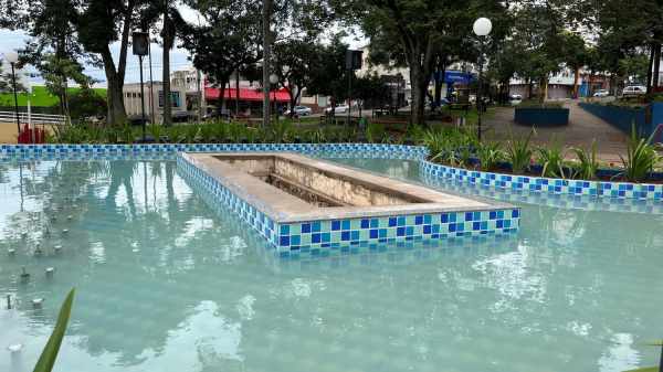 Praca Elio Micheloni, centro de Adamantina (Arquivo/Siga Mais).