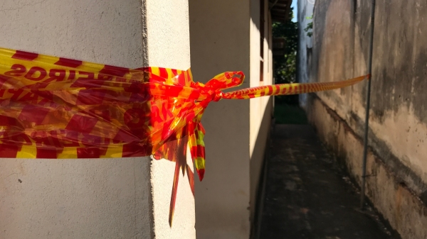Corpo do morador foi encontrado no fundo da casa onde morava com seu cão, também encontrado sem vida (Foto: Siga Mais).