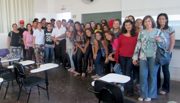 Associação Mirim promove palestras para os alunos da educação profissionalizante e suas mães (Foto: Da Assessoria).