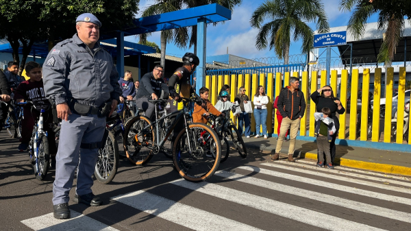 Saida do passeio ciclistico pelo Dia dos Pais (Siga Mais).