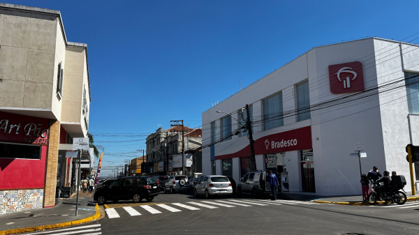 Rua Deputado Salles Filho, centro de Adamantina (Siga Mais).