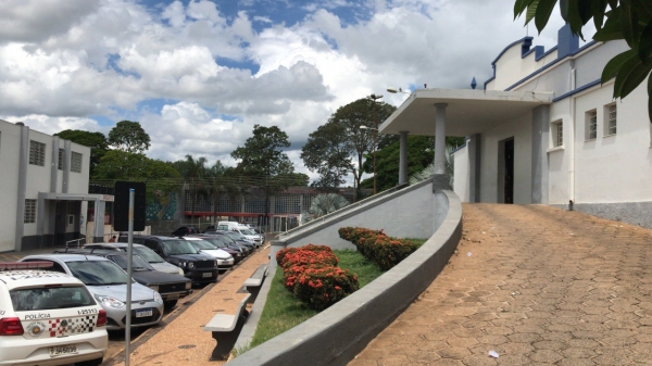 Após receber voz de prisão homem permaneceu hospitalizado, sob escolta policial (Siga Mais).