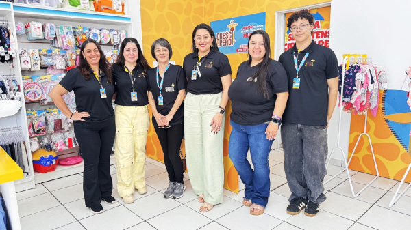 Cassia Melo (segunda) trouxe a novidade para Adamantina e lidera o time da Cresci e Perdi (Siga Mais).