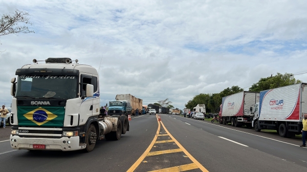 Rodovia SP-294, em Adamantina, proximidades da rotatória da Lagoa Seca (Imagem: Siga Mais).