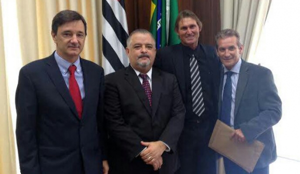 Prefeito Ivo, vice-governador Márcio França, vereador Macarrão e deputado Ed Thomas (Foto: Cedida/Assessoria de Imprensa).