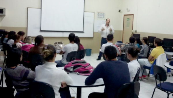 Atividade foi dirigida a ao curso técnico em Recursos Humanos da Etec Amim Jundi (Foto: Divulgação).