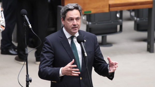 Deputado federal Luiz Philippe de Orleans e Braganca (Imagem: Bruno Spada/Camara dos Deputados).