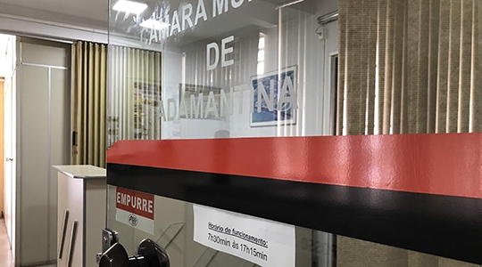 Câmara Municipal de Adamantina atende de segunda a sexta, das 7h30 às 17h15 (Foto: Siga Mais).