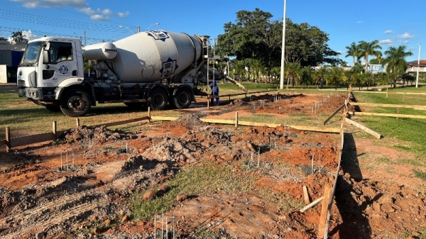 Obra é iniciada com a construção das fundações (Siga Mais).