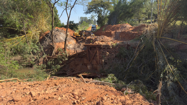 Local das obras, ao final da Rua Santa Catarina (Siga Mais).