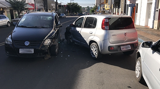 Acidente foi na avenida Rio Branco, entre a avenida Santo Antônio e a rua Deputado Salles Filho (Foto: Siga Mais).