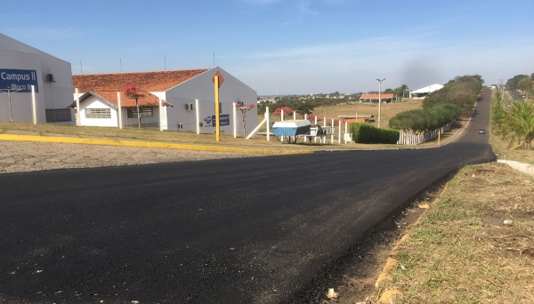 Obras de recapeamento foram iniciadas na Avenida Francisco Bellusci (Foto: Siga Mais).