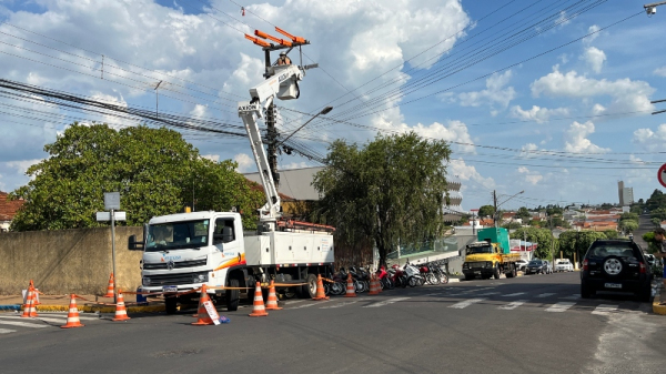 Equipes no local na tarde desta quinta-feira, 21 (Siga Mais).