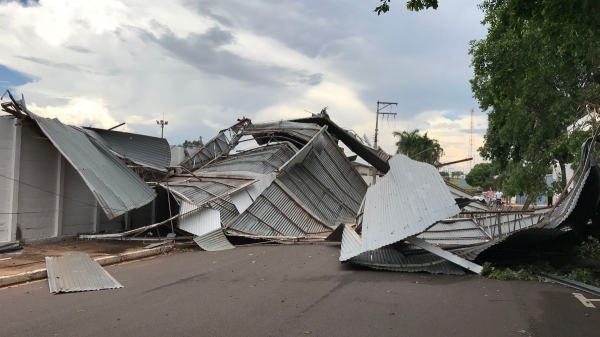 Coberturas que existiam no local, para as entidades assistenciais, foram destruídas por vendaval em novembro de 2019 (Arquivo/Siga Mais).