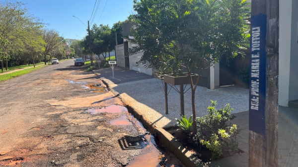 Rua Professora Maria Esther Toffoli est? na rela??o das que receber?o recapeamento (Arquivo/Siga Mais).