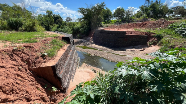 Obras no C?rrego Tocantis/Usina de Lixo em 03/01/2024 (Siga Mais).